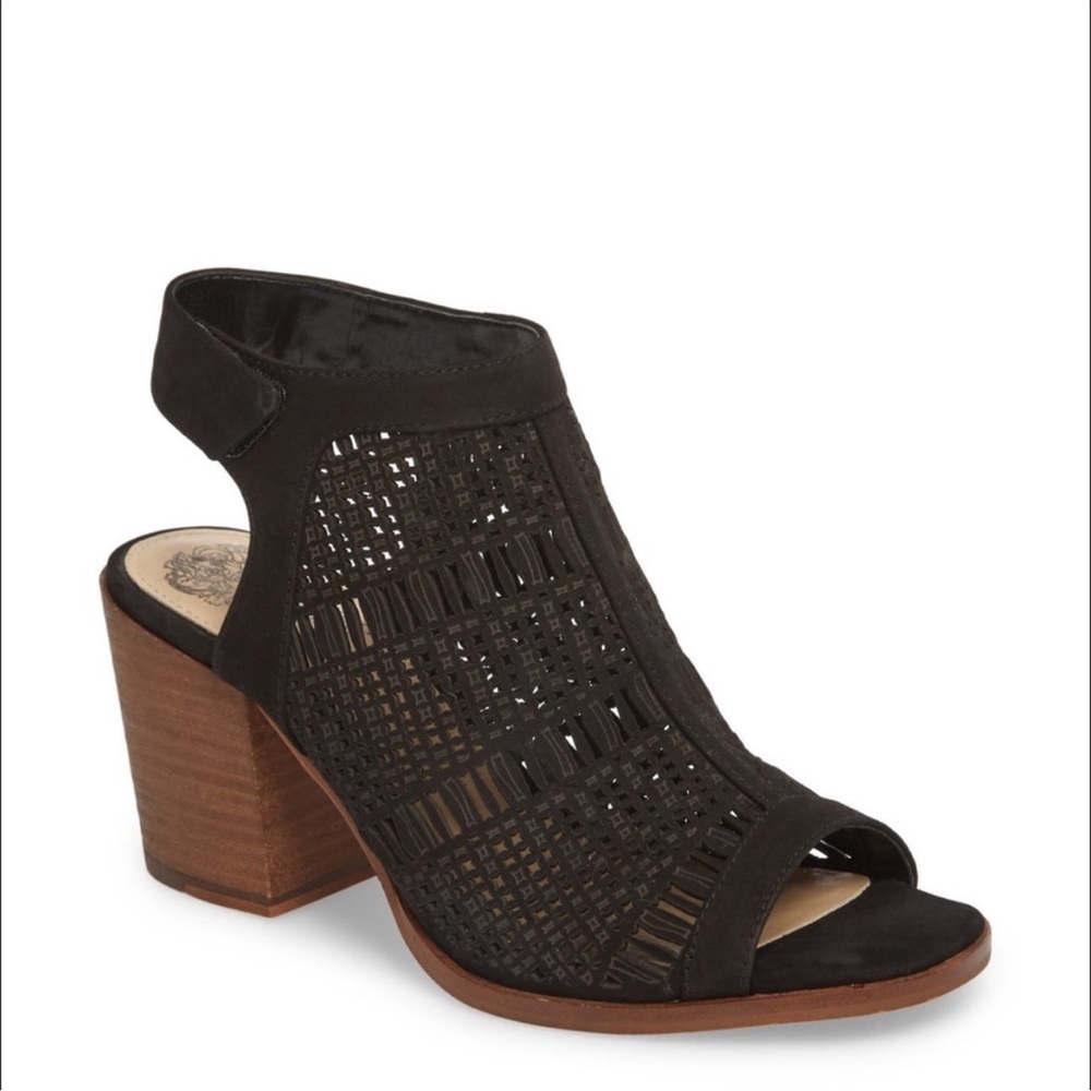 Vince Camuto Black & Tan Keannie Open Toes Heel Sandals - New In Box- Reemoly